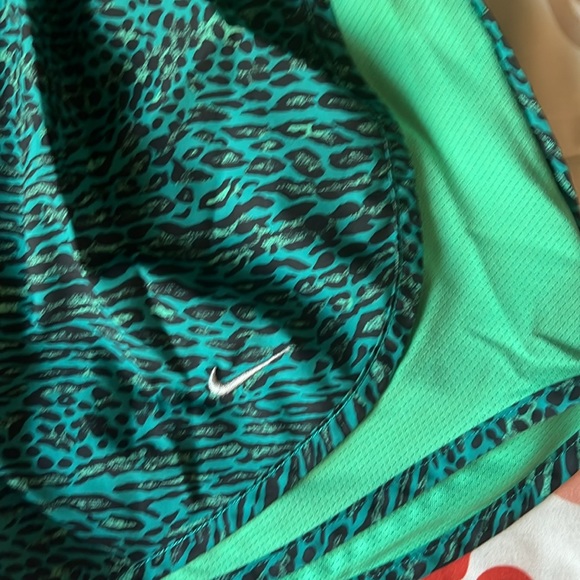 Nike shorts - Picture 3 of 4